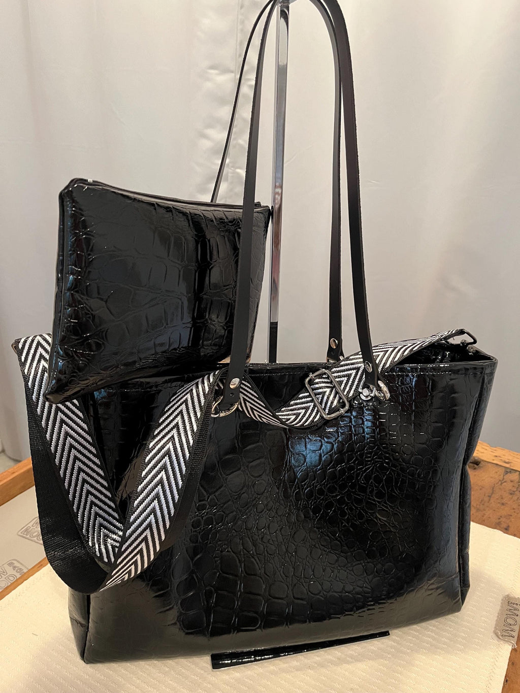 BORSA TOTE NERA Effetto Cocco Vegan con Tracolla e Pochette – Shopper Donna Artigianale Elegante per Lavoro, Tempo Libero e Laptop