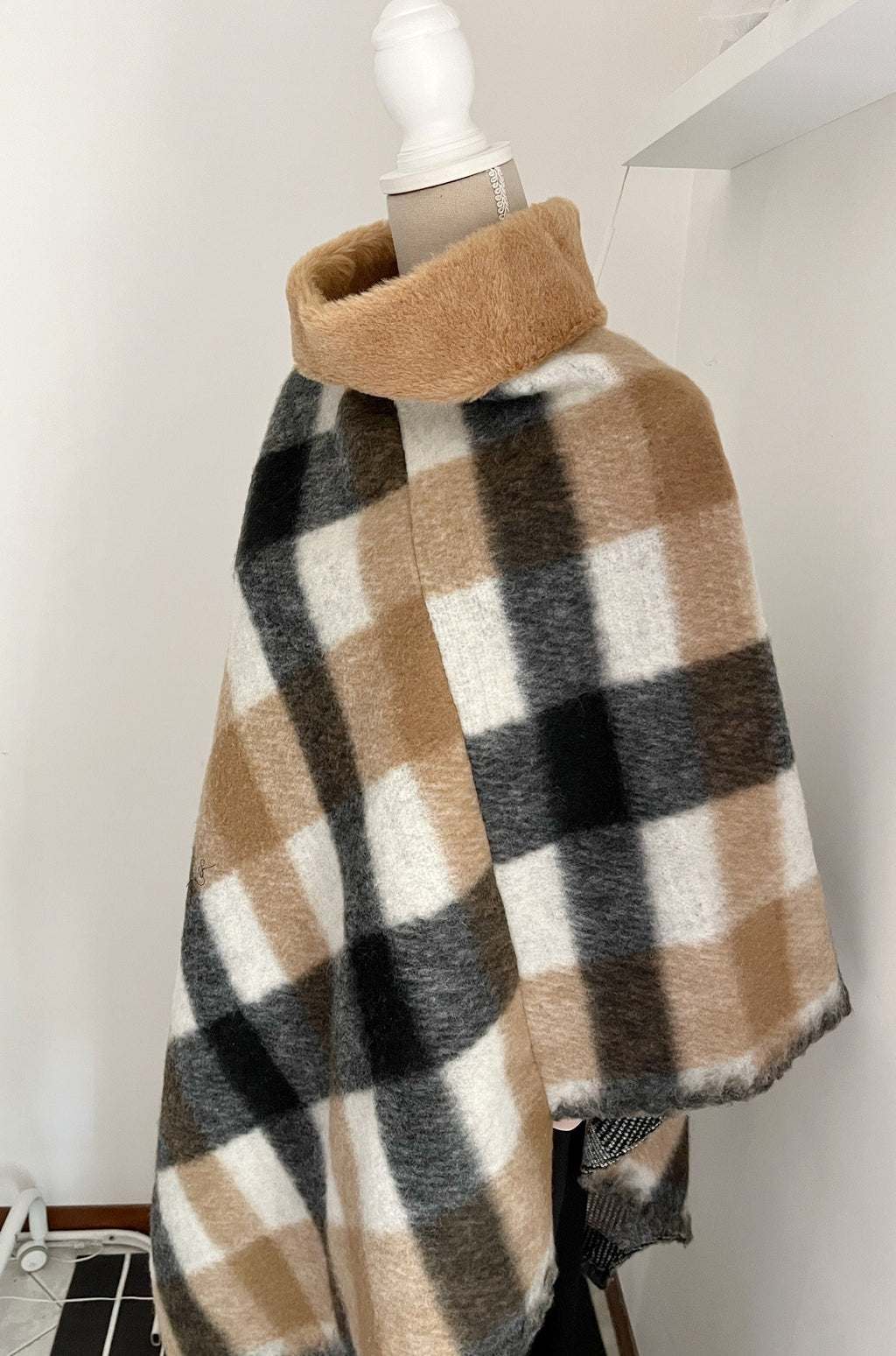 PONCHO MANTELLA DONNA -Poncho Scacchi Lana-Poncho Lungo Donna- Poncho Pullover Collo Teddy, Poncho Mantella Lana, Poncho fatto a mano