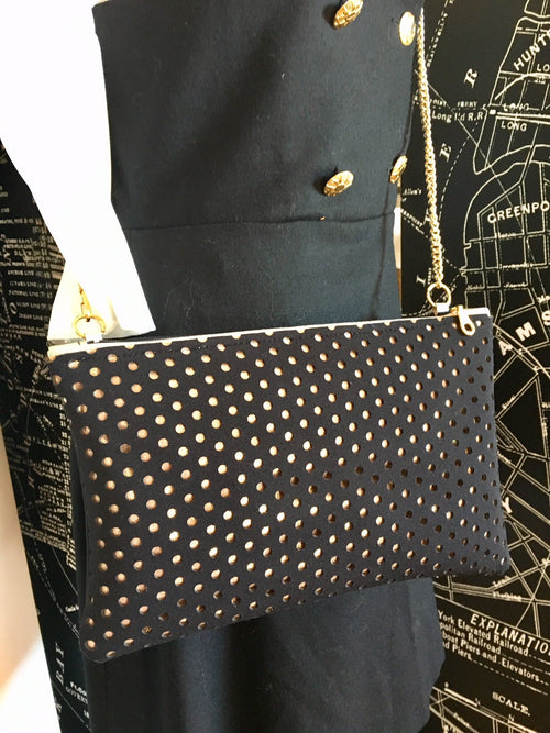 BORSA NERA NEOPRENE-Borsa Nera Neoprene Traforato Fondo Oro-Pochette Nera Oro-Borsa rettangolare a mano/spalla/tracolla regolabile